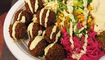 Falafel HaZkenim shop